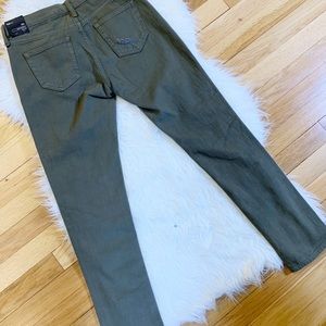 GAP Jeans - NWT Gap Distressed Midrise Girlfriend Jeans GAP Jeans - NWT Gap Distressed Midrise Girlfriend Jeans